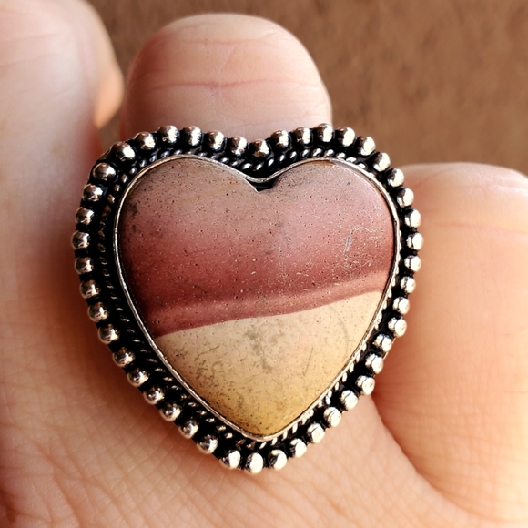New Heart Shaped Mookaite 925 Silver Statement Ring. - Picture 3 of 10